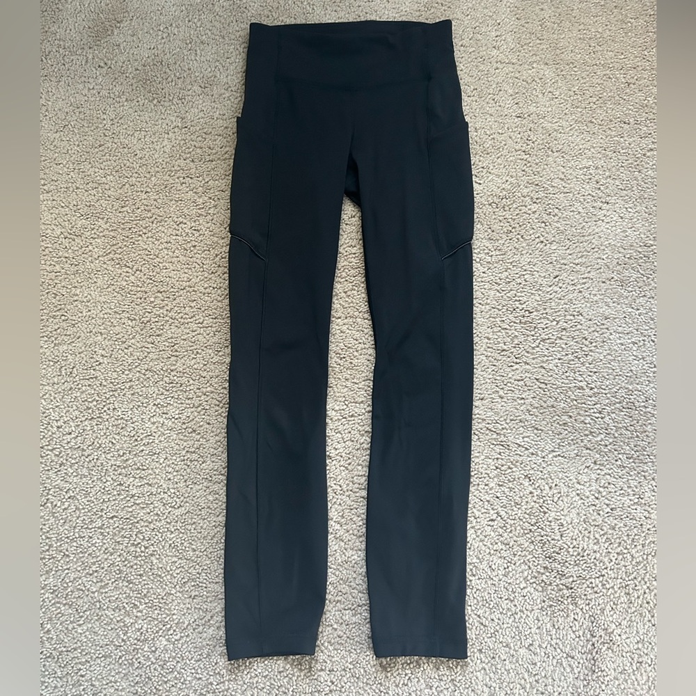 black lululemon leggings